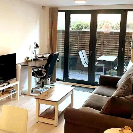Two-bedroom Luxury With Workspace, Free Secure Parking & Coffee Birmingham